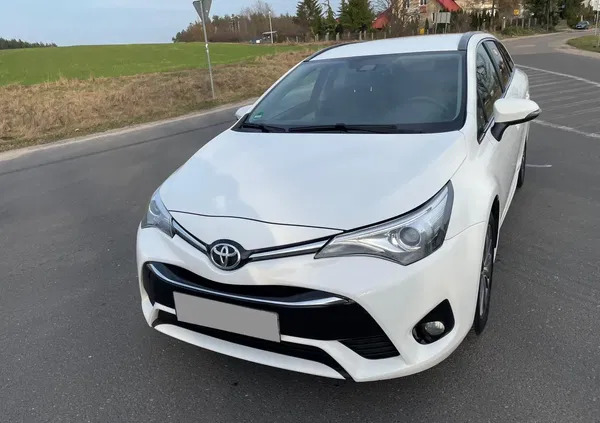 samochody osobowe Toyota Avensis cena 44900 przebieg: 187000, rok produkcji 2015 z Nidzica